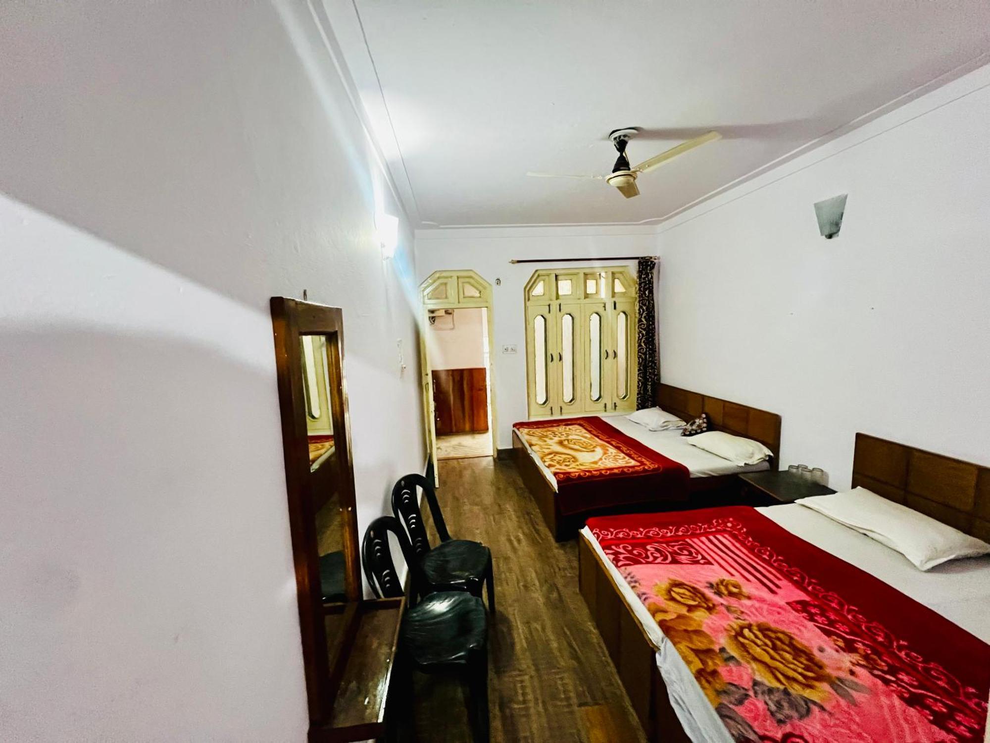 Inder Palace Barkot Ngoại thất bức ảnh