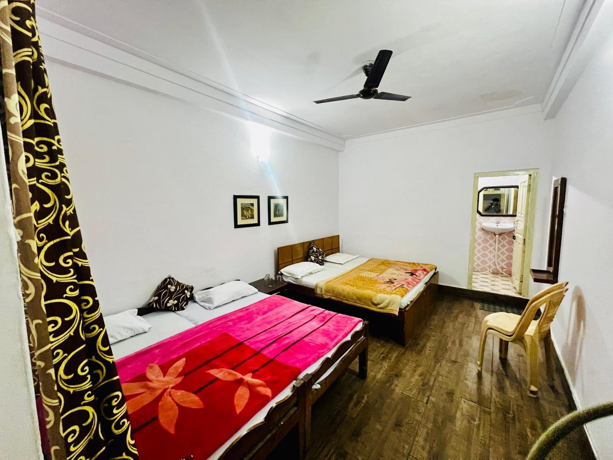 Inder Palace Barkot Ngoại thất bức ảnh