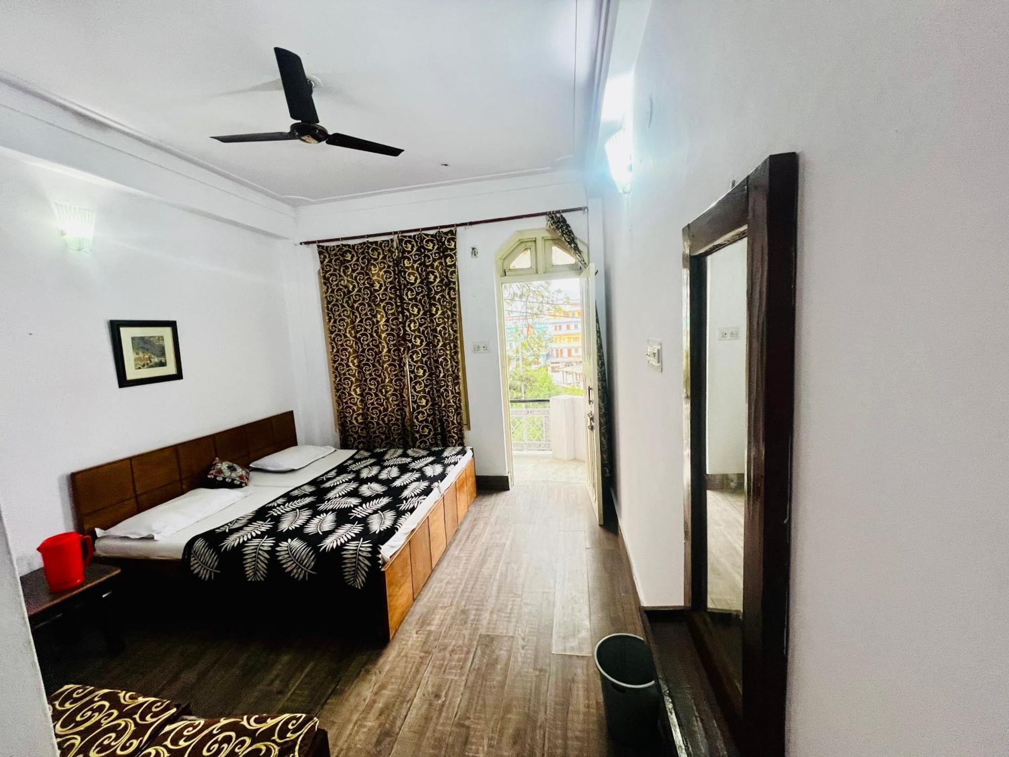 Inder Palace Barkot Ngoại thất bức ảnh